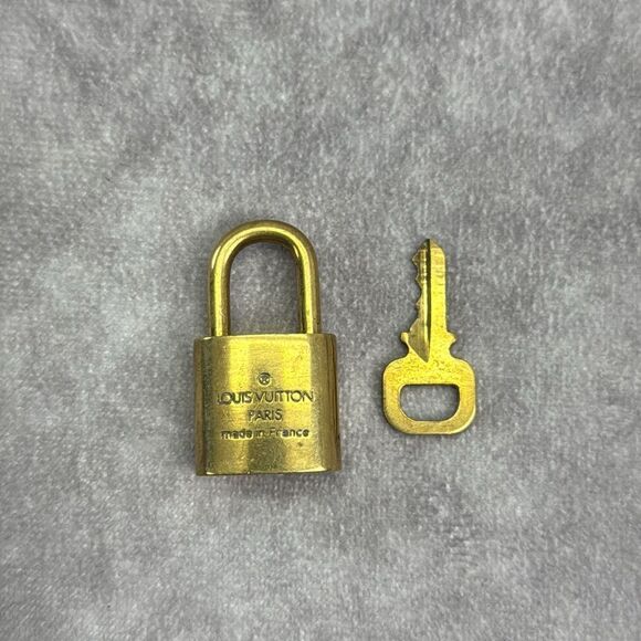 Louis Vuitton Lock & Keys Replacement Gold - Picture 8 of 9